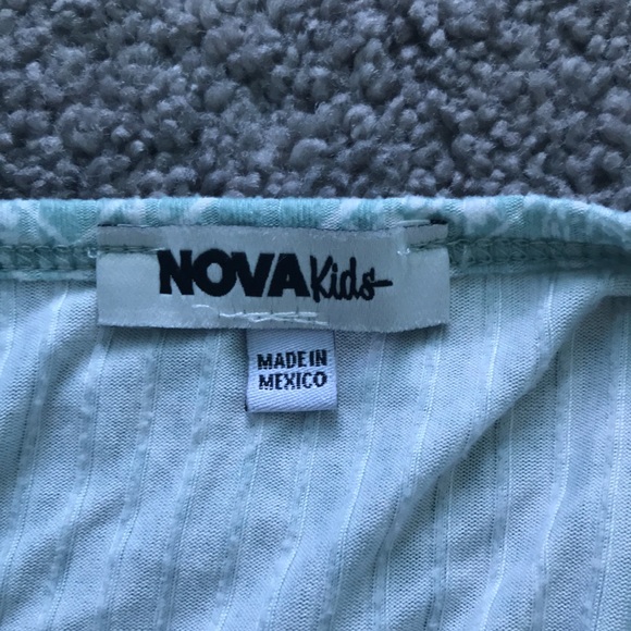 This teal crop top is super cute tight fitting  and sise 10 in kids ❤️ - Picture 3 of 5